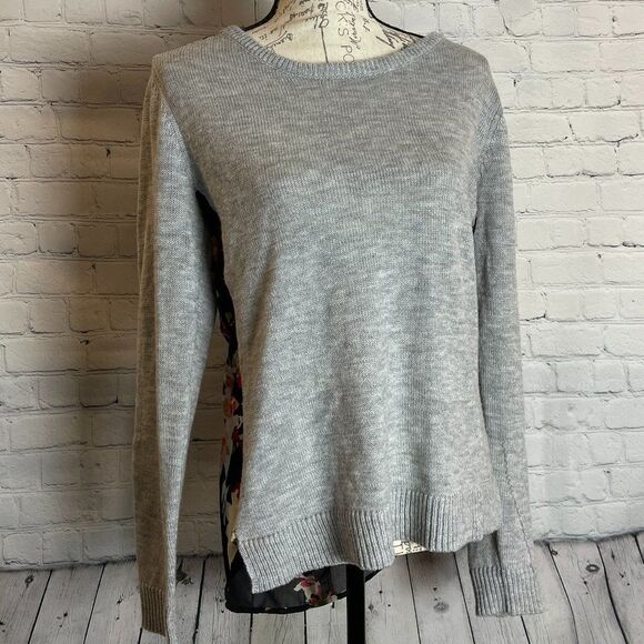 Madison Lilly Aziz Floral Back Panel Pullover Sweater - Picture 1 of 6